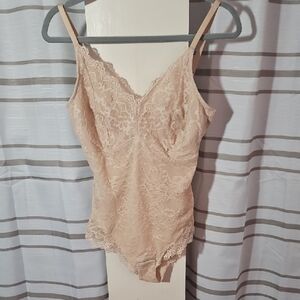 Elegant Lace Bodysuit in Cream